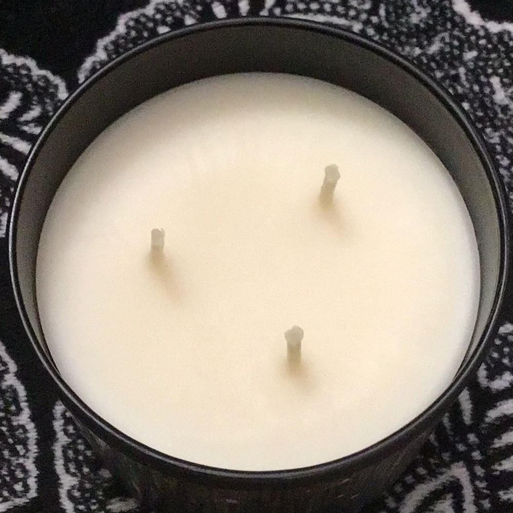 Bath and body works signature collection into the night candle - Picture 2 of 3
